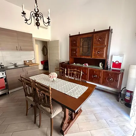 'a Vucchella 3* Nápoly