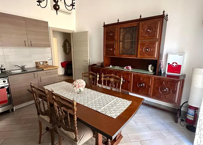 'a Vucchella 3* 나폴리